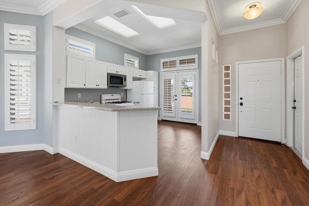 Image 9 of property listing at 37648 Breeze Way, Palm Desert, CA 92211