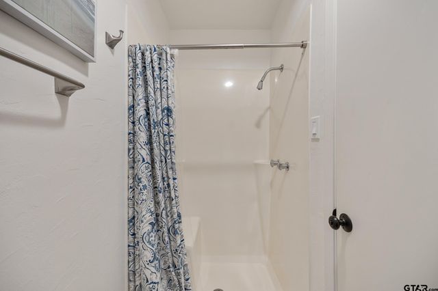 21214 Bay View Dr, Flint, TX 75762