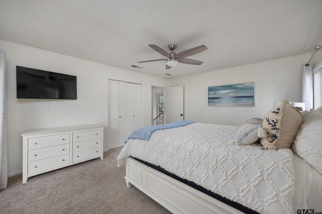 21214 Bay View Dr, Flint, TX 75762