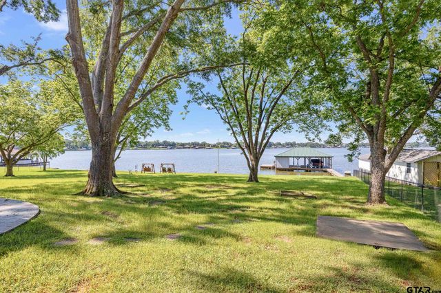 21214 Bay View Dr, Flint, TX 75762