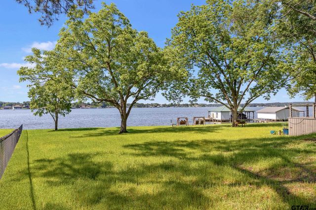 21214 Bay View Dr, Flint, TX 75762