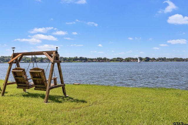 21214 Bay View Dr, Flint, TX 75762