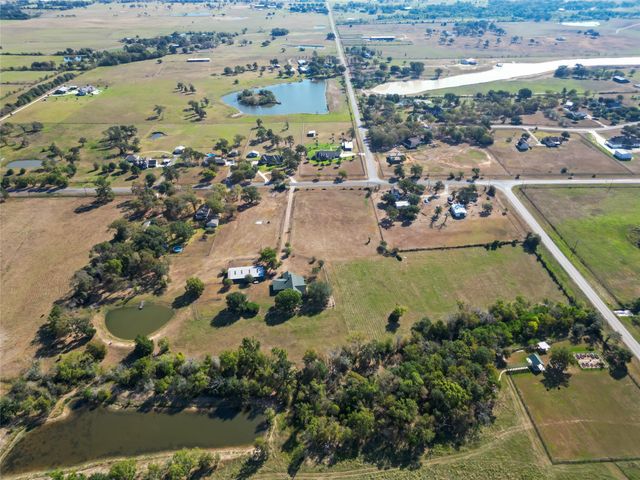 28109 Waller Gladish Rd, Waller, TX 77484