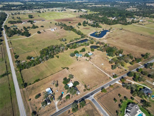28109 Waller Gladish Rd, Waller, TX 77484