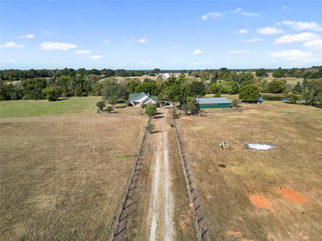 28109 Waller Gladish Rd, Waller, TX 77484