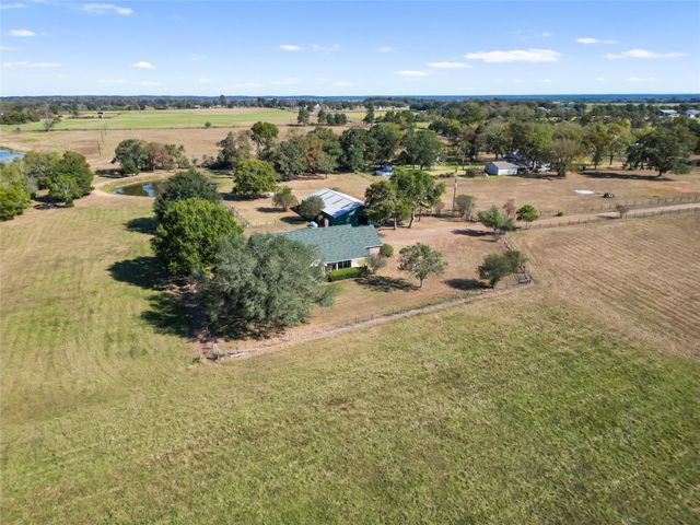 28109 Waller Gladish Rd, Waller, TX 77484