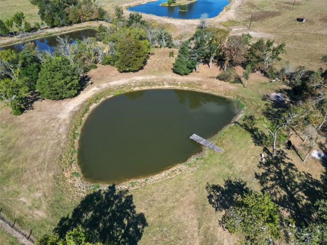 28109 Waller Gladish Rd, Waller, TX 77484