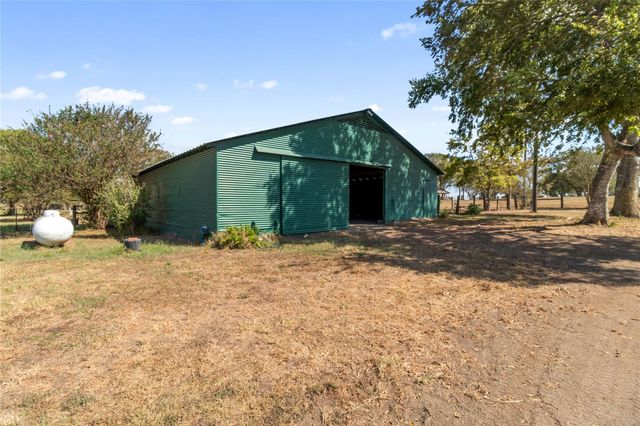 28109 Waller Gladish Rd, Waller, TX 77484
