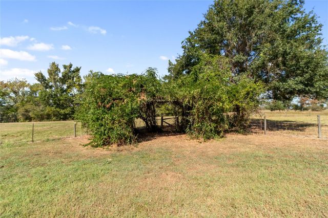 28109 Waller Gladish Rd, Waller, TX 77484