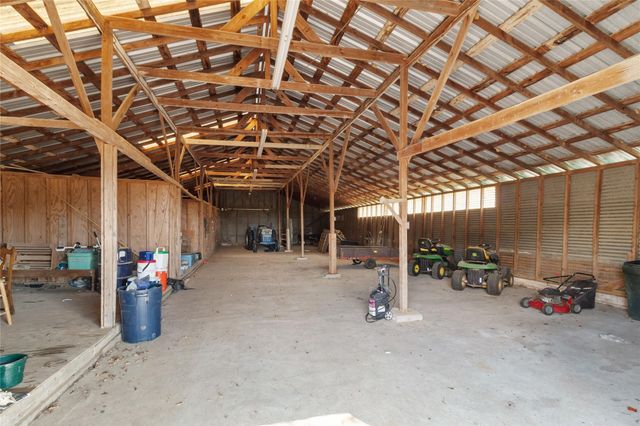 28109 Waller Gladish Rd, Waller, TX 77484