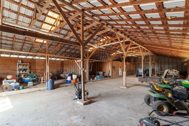 28109 Waller Gladish Rd, Waller, TX 77484