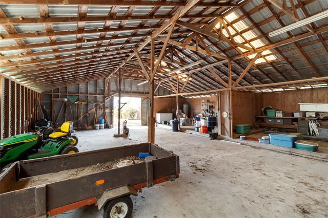 28109 Waller Gladish Rd, Waller, TX 77484