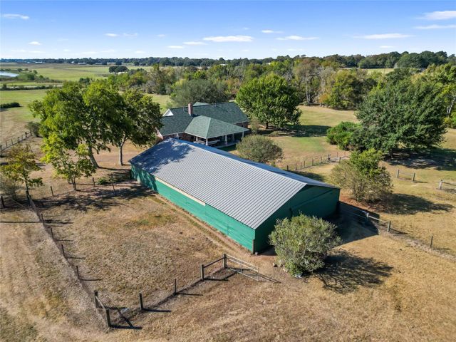 28109 Waller Gladish Rd, Waller, TX 77484