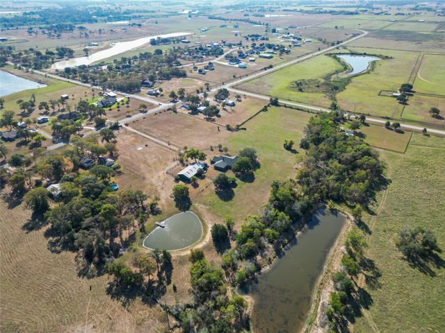 28109 Waller Gladish Rd, Waller, TX 77484