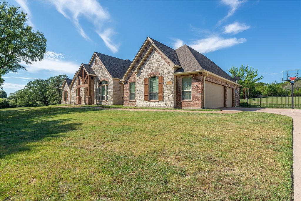 207 Rim Rock Lane, Aledo, TX 76008