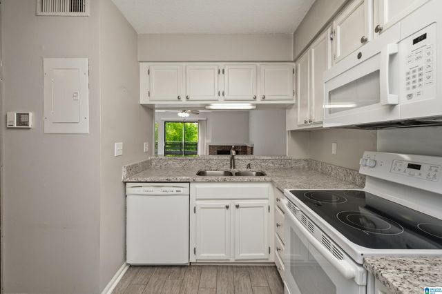 2403 Falcon Pl, Birmingham, AL 35216
