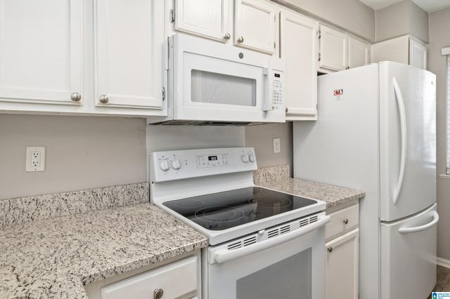 2403 Falcon Pl, Birmingham, AL 35216
