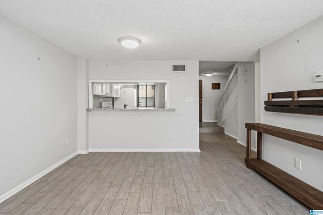 2403 Falcon Pl, Birmingham, AL 35216