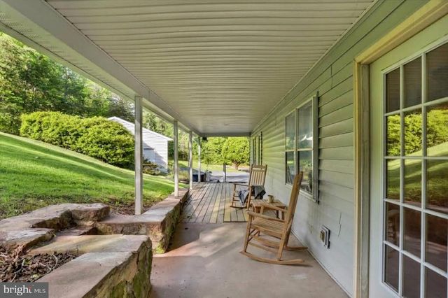1901 POTATO VALLEY RD, Harrisburg, PA 17112