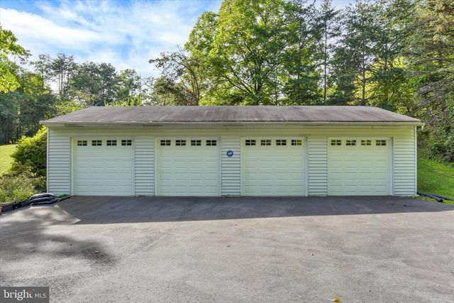 1901 POTATO VALLEY RD, Harrisburg, PA 17112