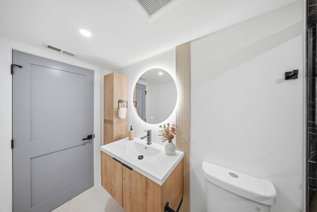 48 Burnett St, Melrose, MA 02176