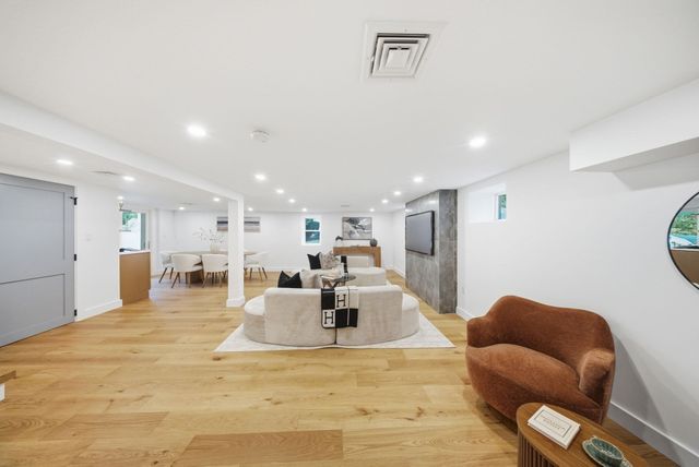 48 Burnett St, Melrose, MA 02176