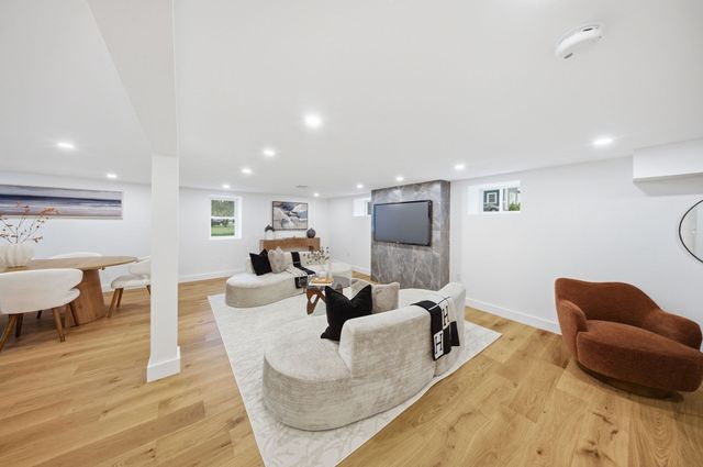 48 Burnett St, Melrose, MA 02176