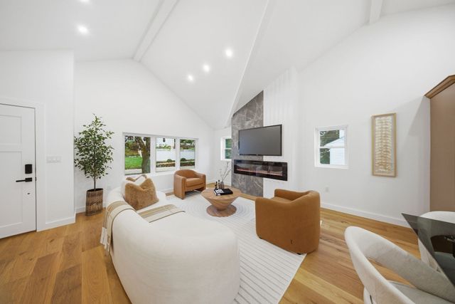 48 Burnett St, Melrose, MA 02176