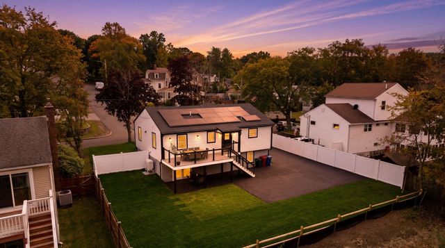 48 Burnett St, Melrose, MA 02176