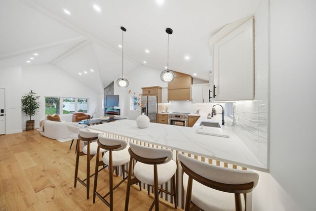48 Burnett St, Melrose, MA 02176