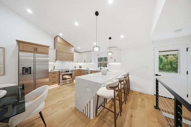 48 Burnett St, Melrose, MA 02176