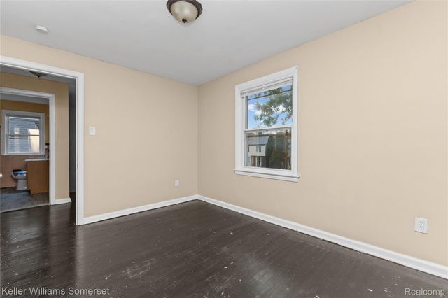 15470 Mapleridge Street, Detroit, MI 48205