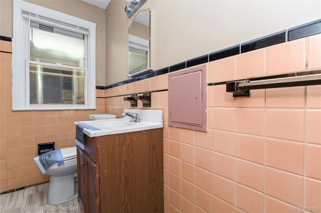 15470 Mapleridge Street, Detroit, MI 48205