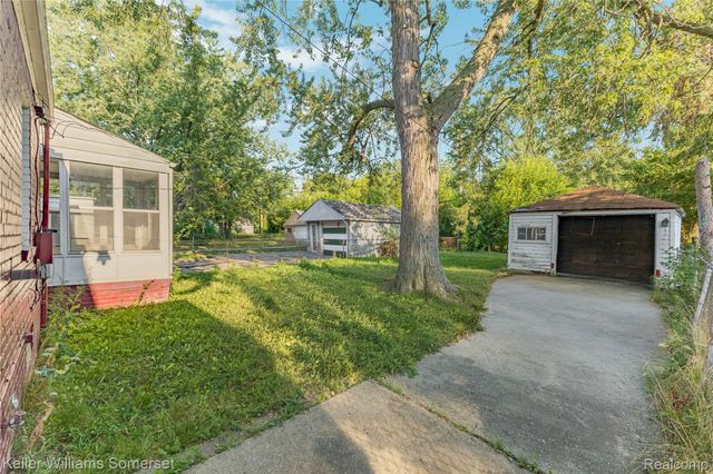 15470 Mapleridge Street, Detroit, MI 48205