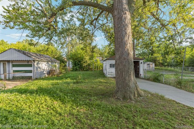 15470 Mapleridge Street, Detroit, MI 48205