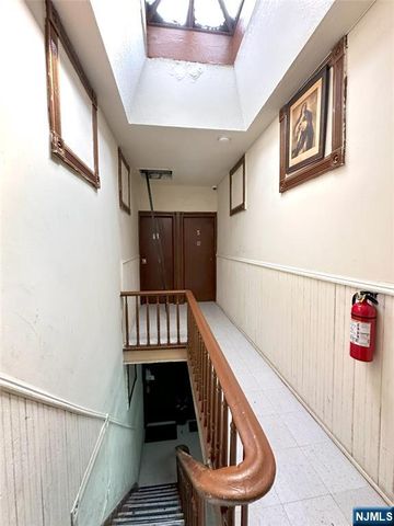 208 38th Street, Union City, NJ 07087