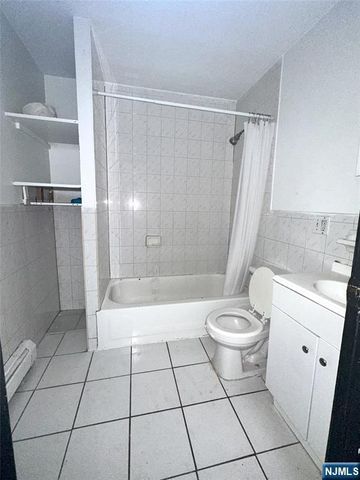 208 38th Street, Union City, NJ 07087