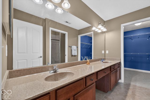 13871 Rue Charlot Lane 20, Mccordsville, IN 46055