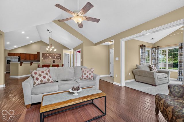 13871 Rue Charlot Lane 20, Mccordsville, IN 46055