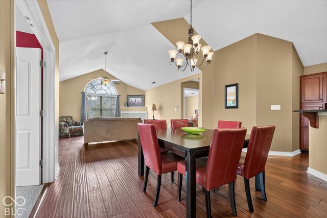 13871 Rue Charlot Lane 20, Mccordsville, IN 46055