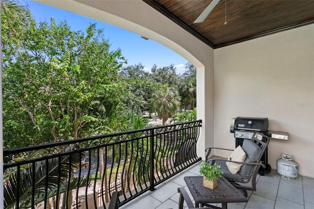 524 BEACH DRIVE NE, St Petersburg, FL 33701