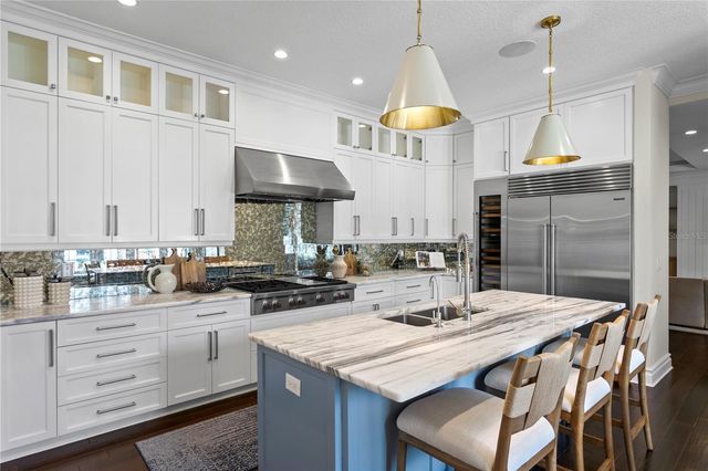 524 BEACH DRIVE NE, St Petersburg, FL 33701