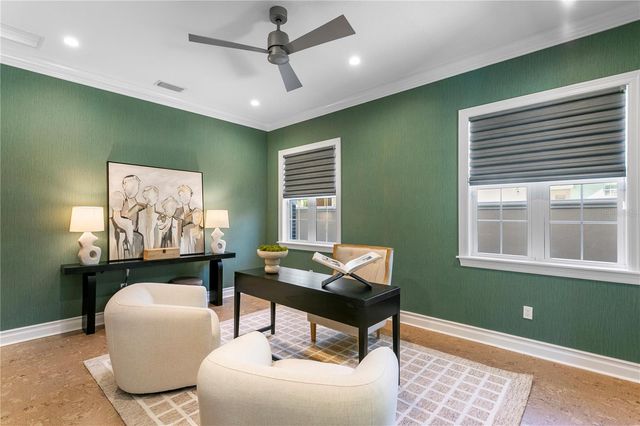 524 BEACH DRIVE NE, St Petersburg, FL 33701