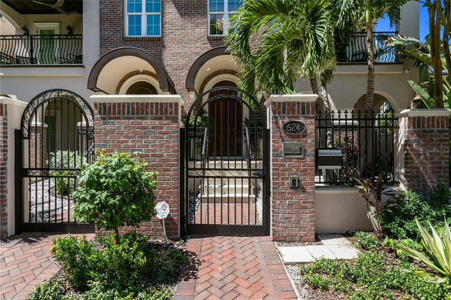 524 BEACH DRIVE NE, St Petersburg, FL 33701