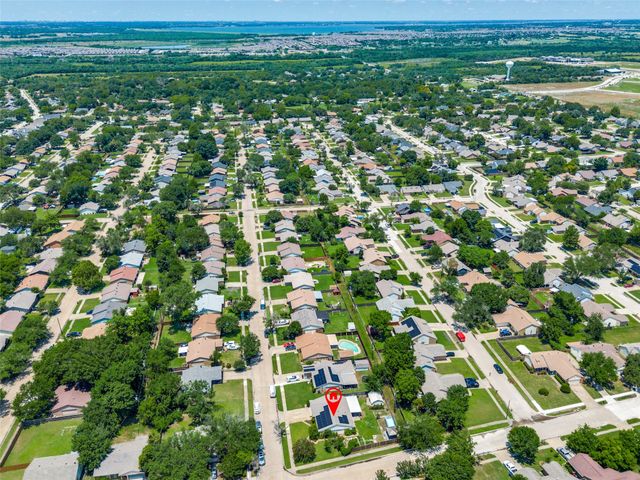 400 Forestwood Drive, Forney, TX 75126