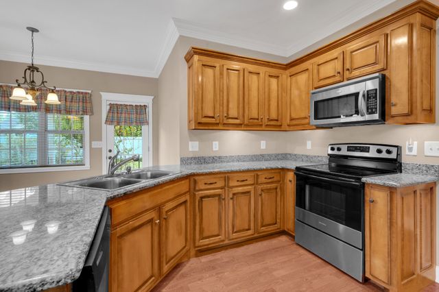 37 Pond Field Ct, Winchester, TN 37398