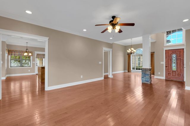 37 Pond Field Ct, Winchester, TN 37398