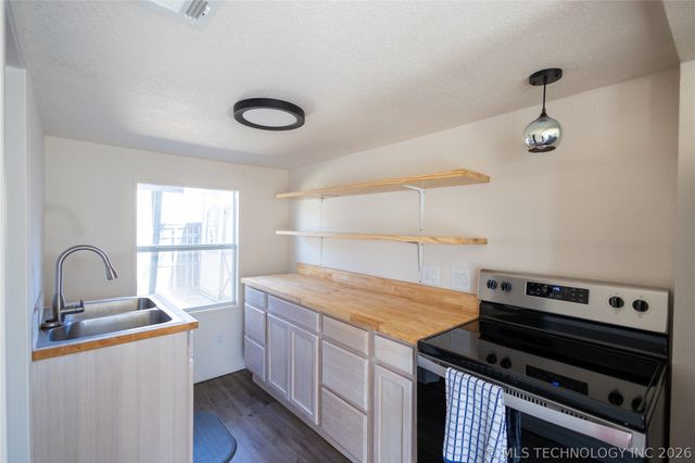 3850 Broken Arrow, Sulphur, OK 73086