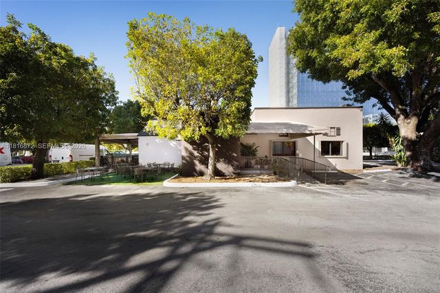 2345 SW 37th Avenue, Miami, FL 33145