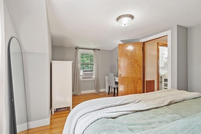 463 Cedar Brook Rd, Lynn, MA 01904